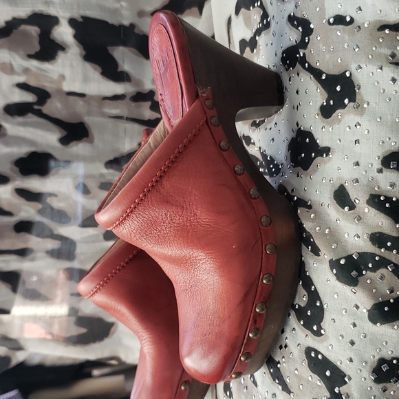 Frye Clog/Mules/heels - Picture 5 of 10